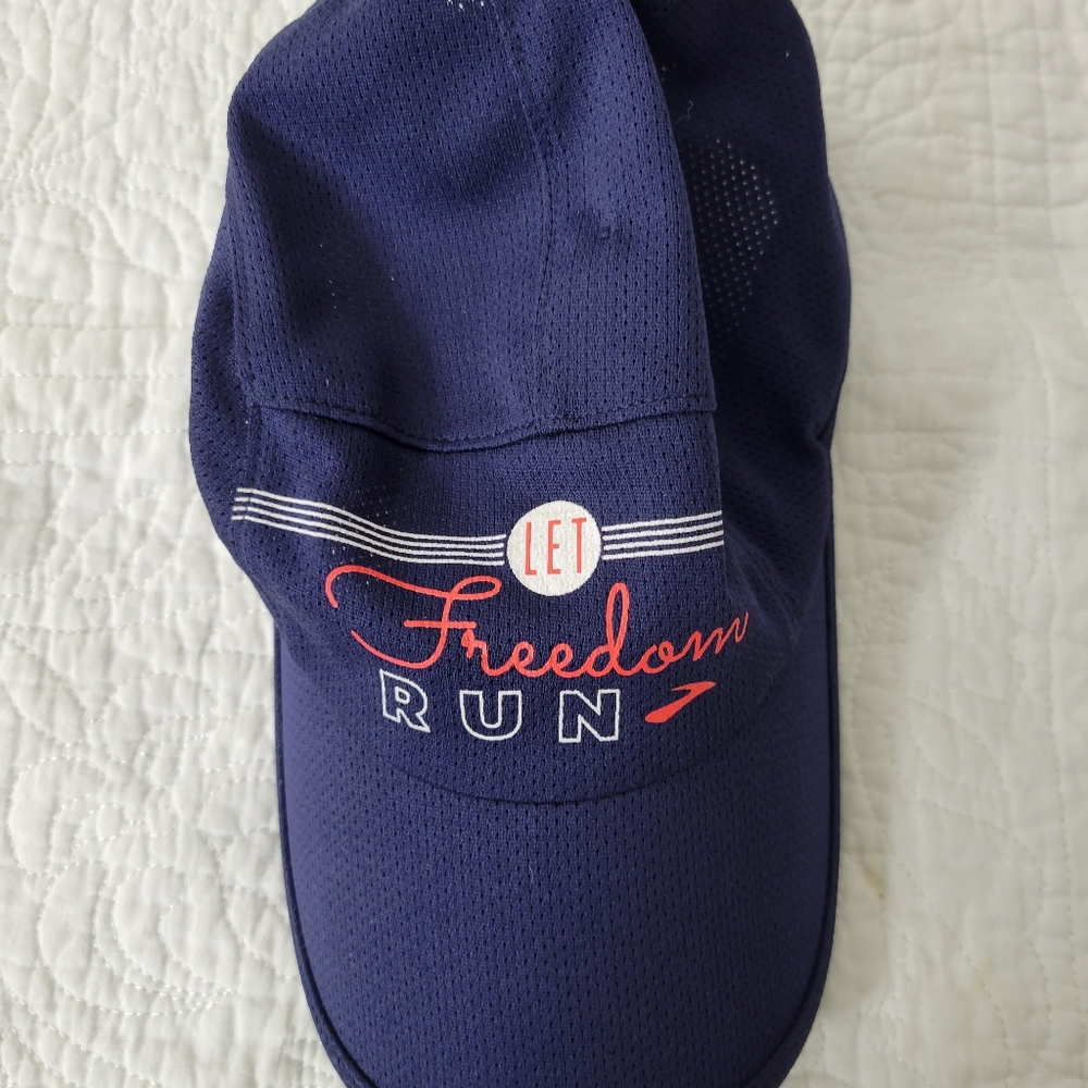 mesh cap ideal for running Unisex blue Brooks